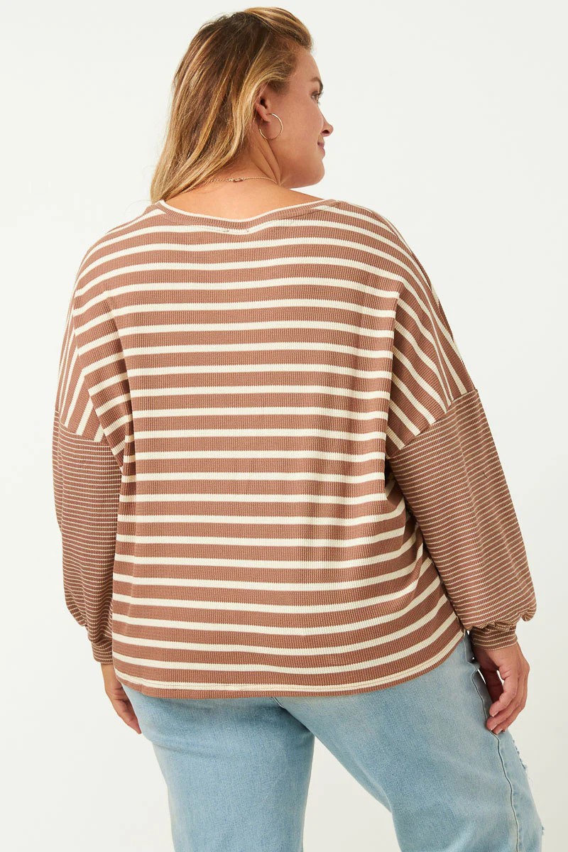 Contrast Stripe Sleeve Textured Knit Top - Image 4